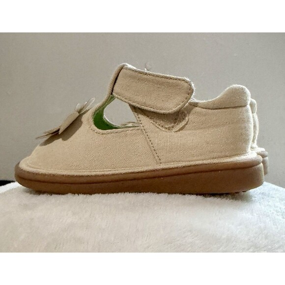 Mooshu Trainers Evie T-Strap Toddler Squeaky Shoes  Beige Toddler Size 5 - Picture 2 of 7